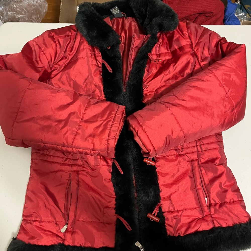 EivissaRed Puffer Jacket with Black Fur Trim size large